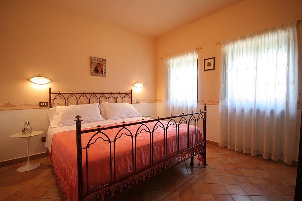 Villa Rosy Ассізі Екстер'єр фото